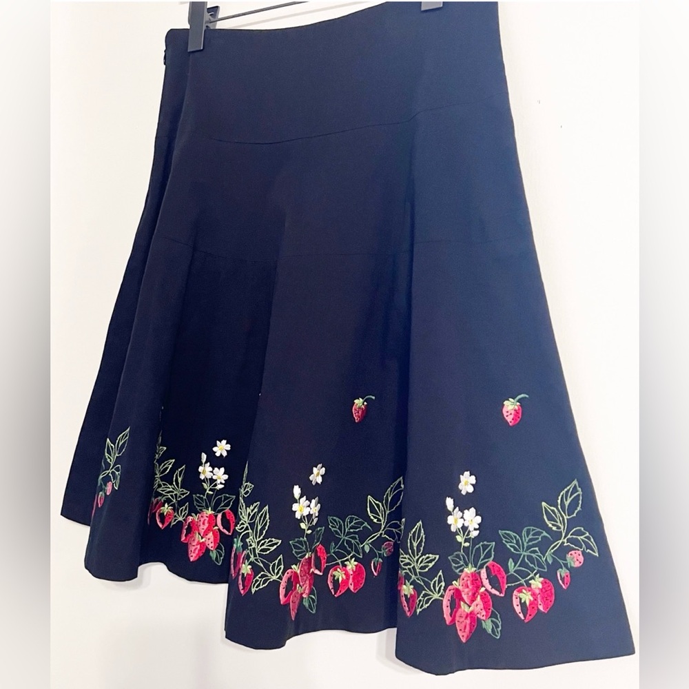 Anthropologie elevens Black Skirt Strawberries Floral Embroidered Embellishments - Picture 4 of 6